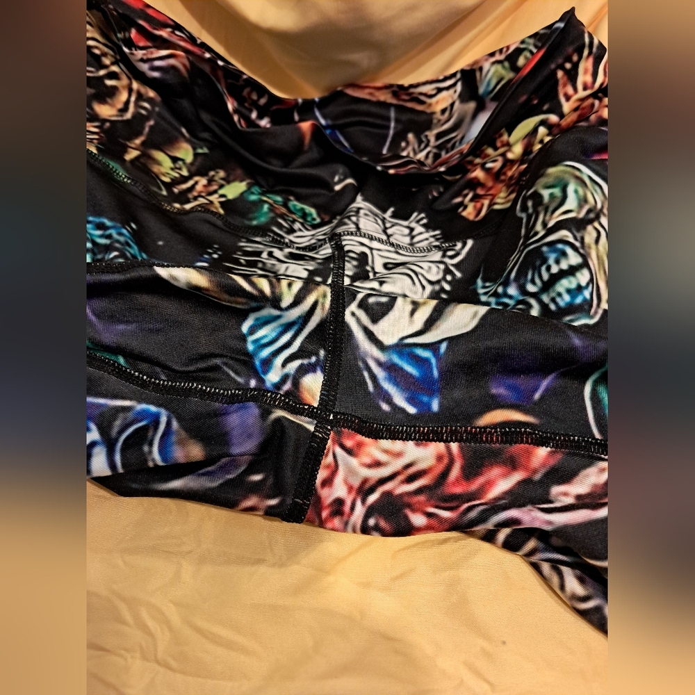Horror l Graphic Print Leggings - Picture 4 of 4